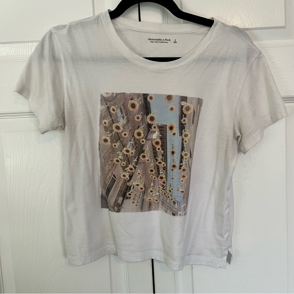 Abercrombie & Fitch White Soft A&F Collection Sunflower T-Shirt Size S